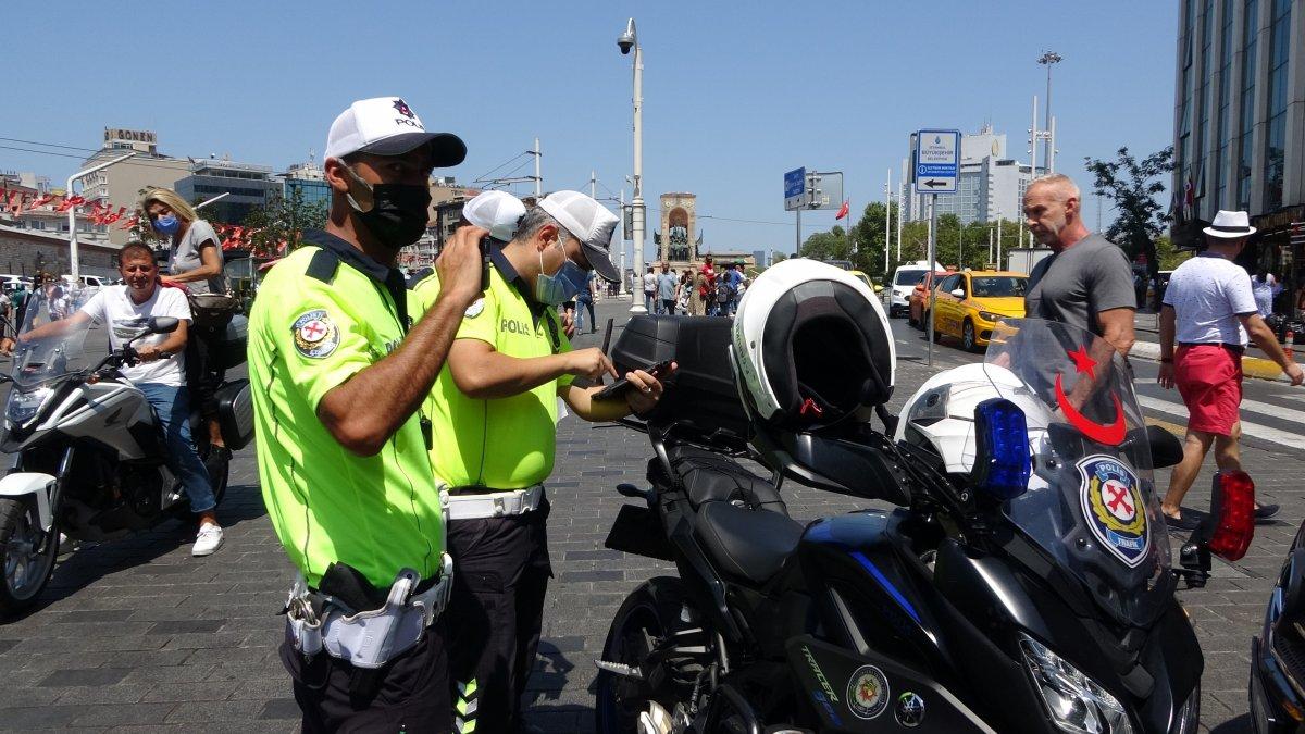 Turistleri dolandıran taksiciye ceza