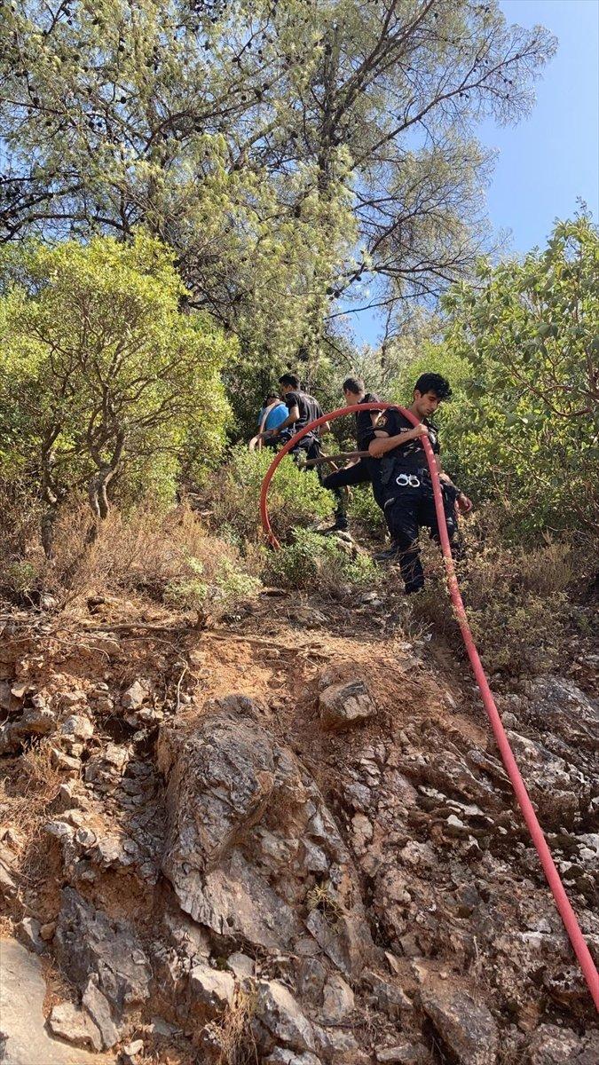 Muğla’daki yangınlara denizden gemilerle müdahale edildi