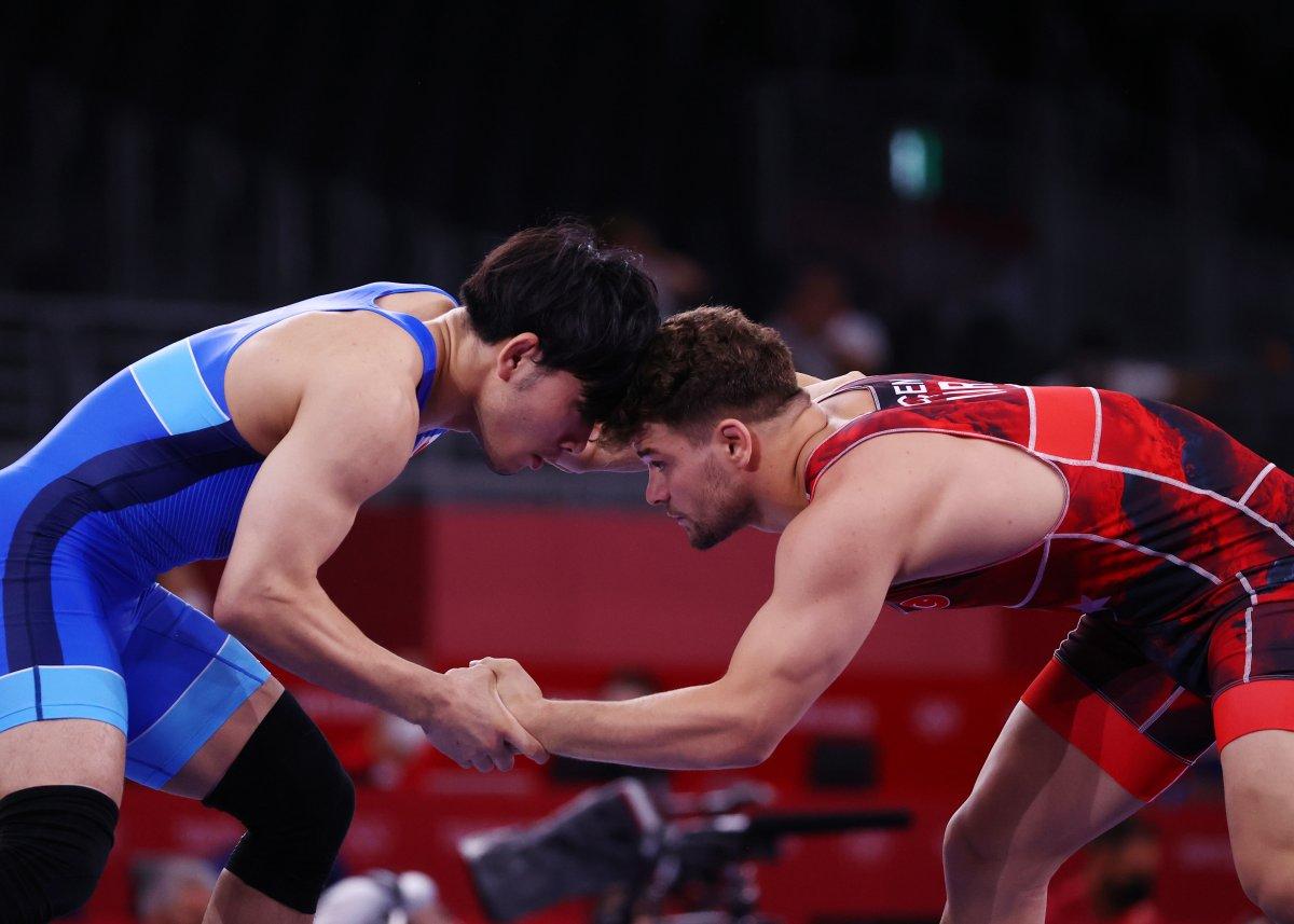 Milli güreşçi Osman Göçen Tokyo'da çeyrek finalde