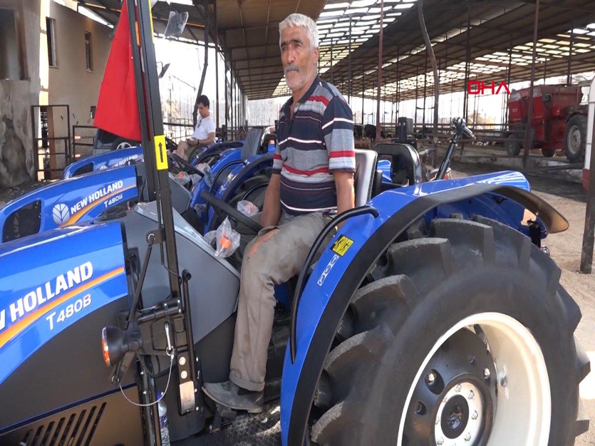 Cumhurbaşkanı Erdoğan'ın sözünü verdiği traktörler geldi