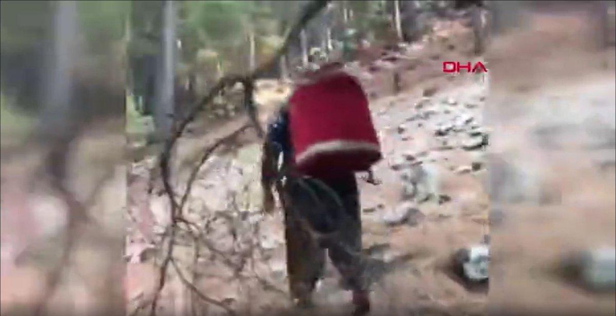 Antalya’da yaşlı kadın orman ekipleri için erzak taşıdı