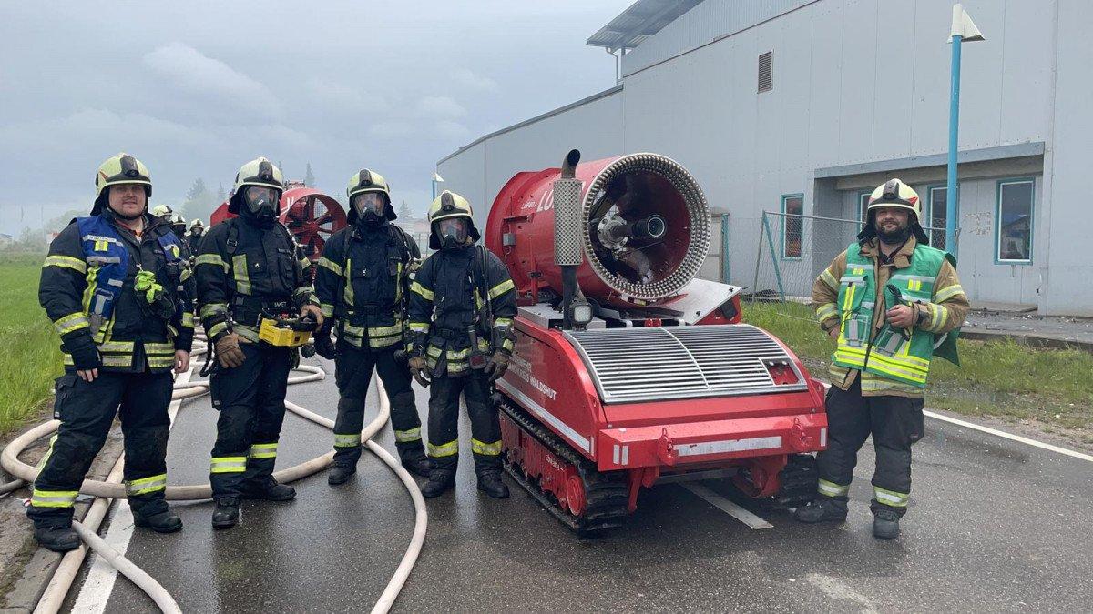 Gurbetçi itfaiyeci, Almanya’dan Antalya’ya gelerek gönüllü oldu