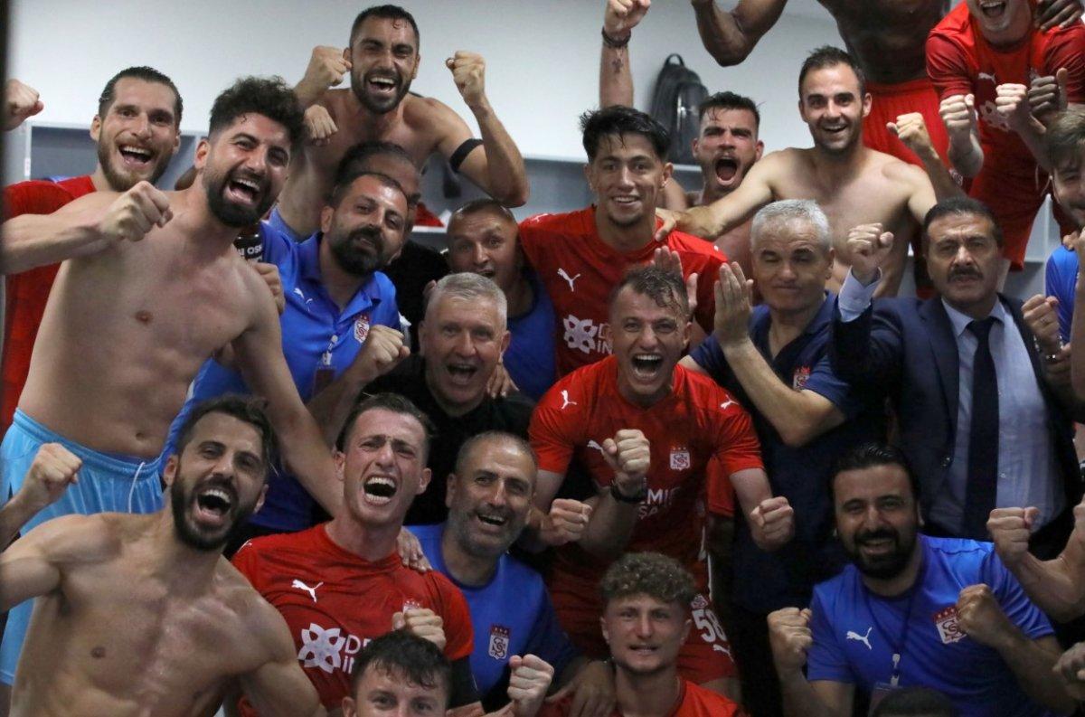 Sivasspor, Dinamo Batumi'yi 2 golle geçti