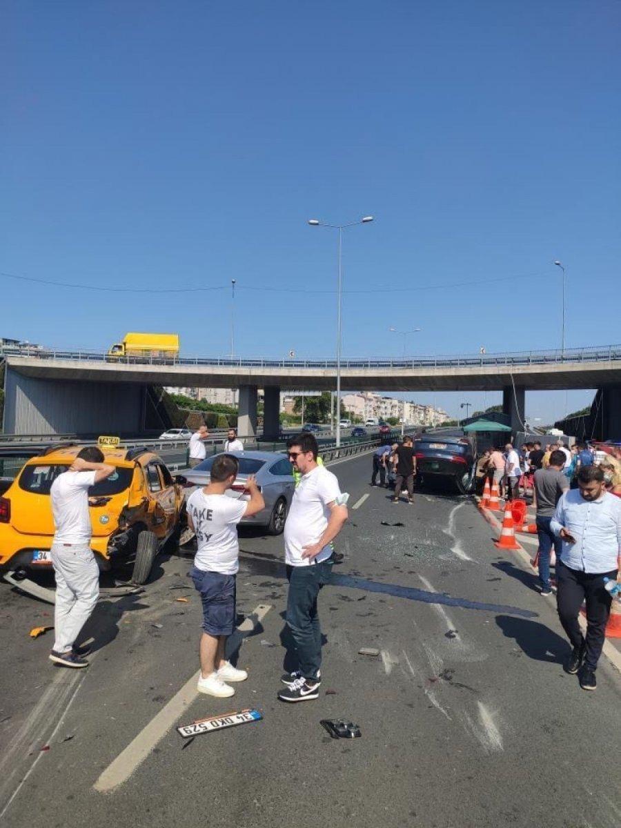 Avrasya Tüneli girişinde kaza: Takla atarak durabildi