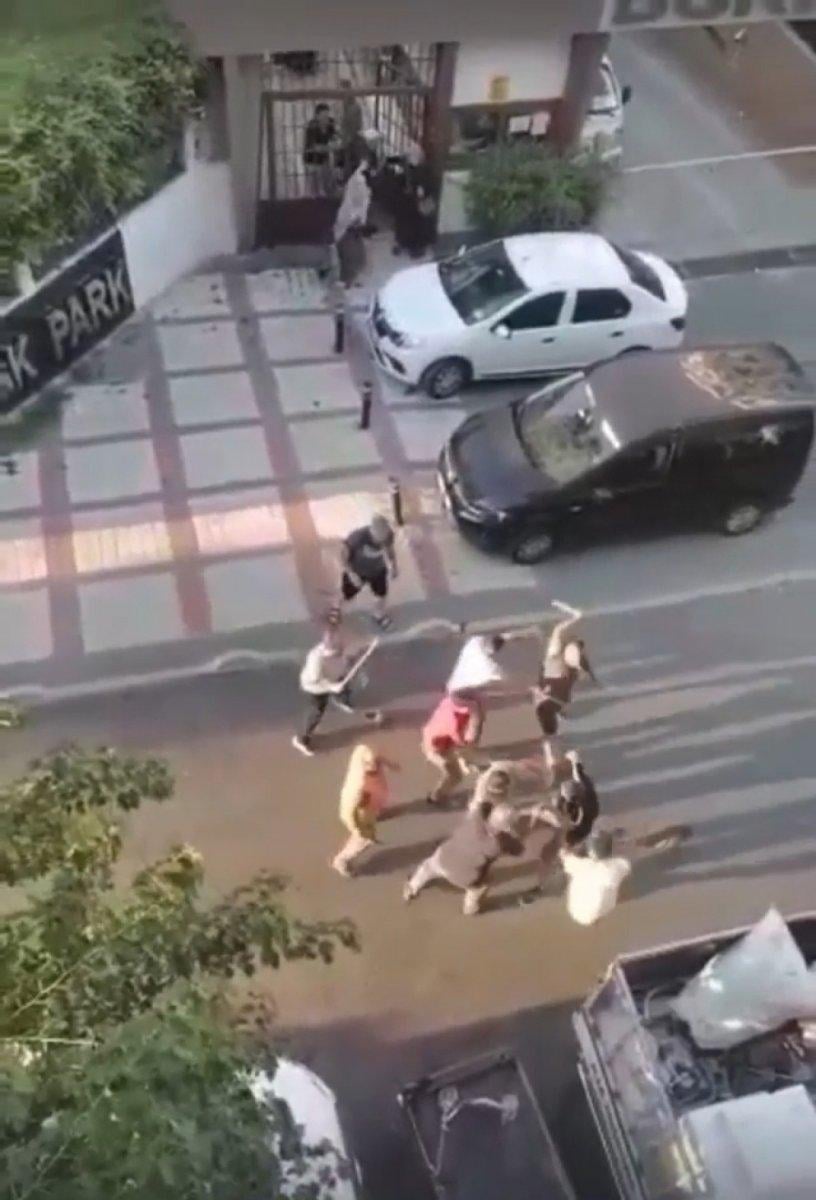 Bağcılar'da kavga: Ortalık savaş alanına döndü