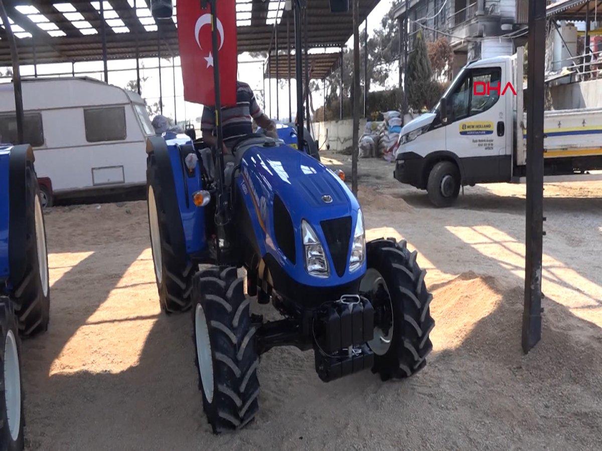 Cumhurbaşkanı Erdoğan'ın sözünü verdiği traktörler geldi