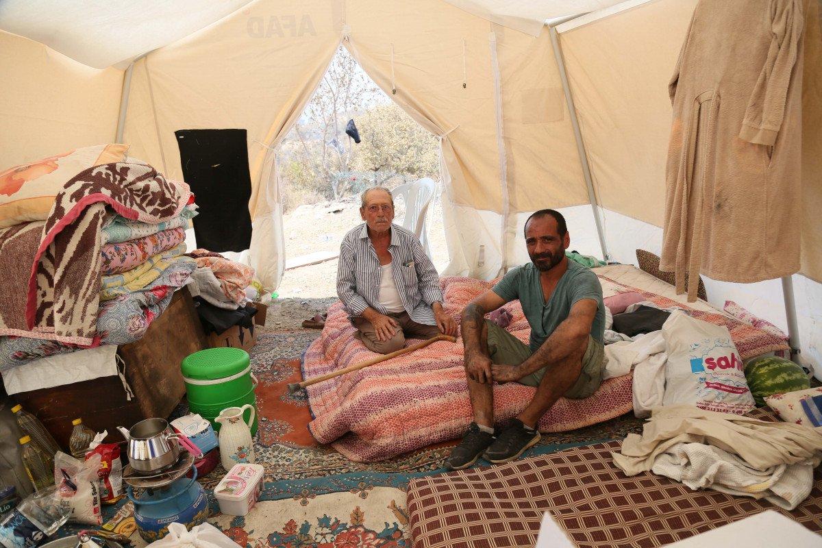 Manavgat'ta büyük yangın: Anahtarları alamadı, komşu yetişti