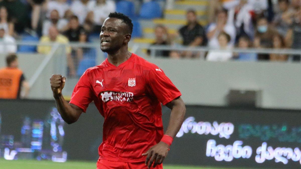 Sivasspor, Dinamo Batumi'yi 2 golle geçti