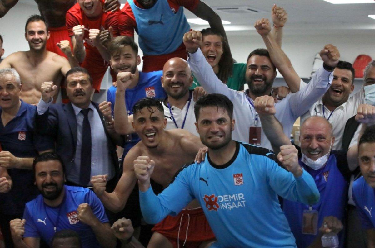 Sivasspor, Dinamo Batumi'yi 2 golle geçti