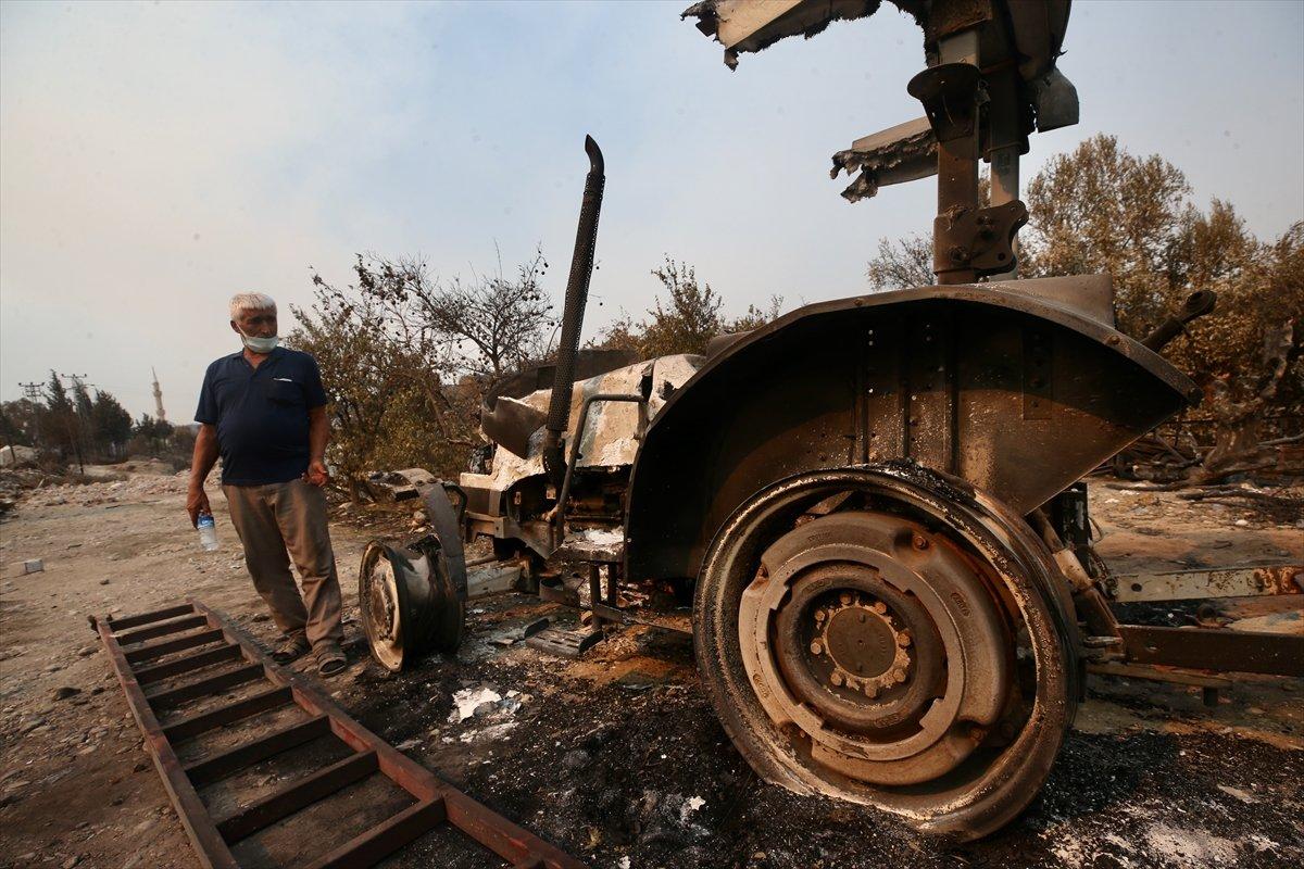 Manavgat'ta traktörü yanan çiftçiye devlet desteği