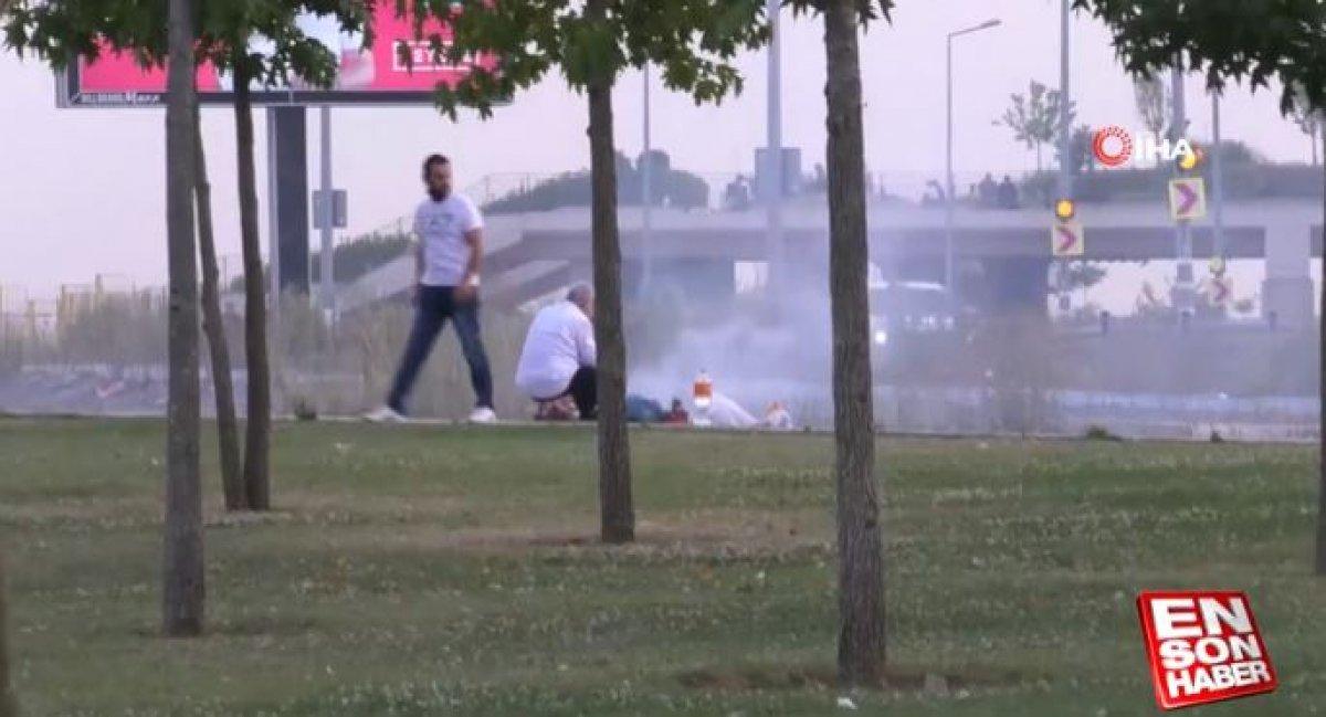 İstanbul'da yol kenarında mangal yapıldı