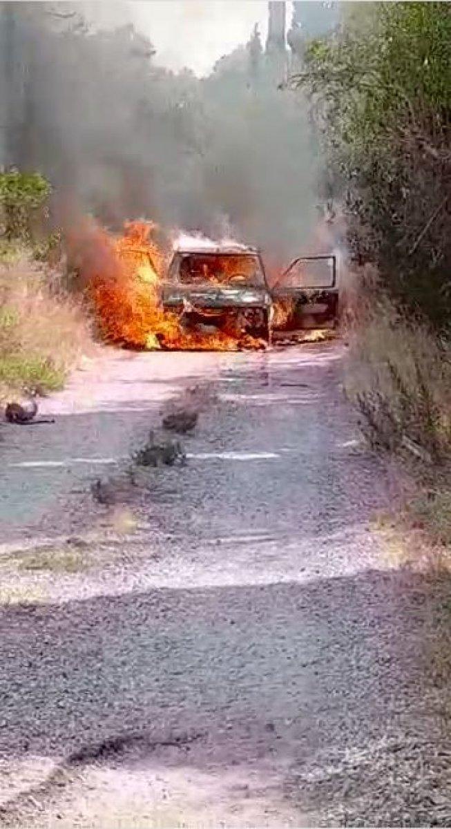 Muğla'da yanan otomobil hurdaya döndü