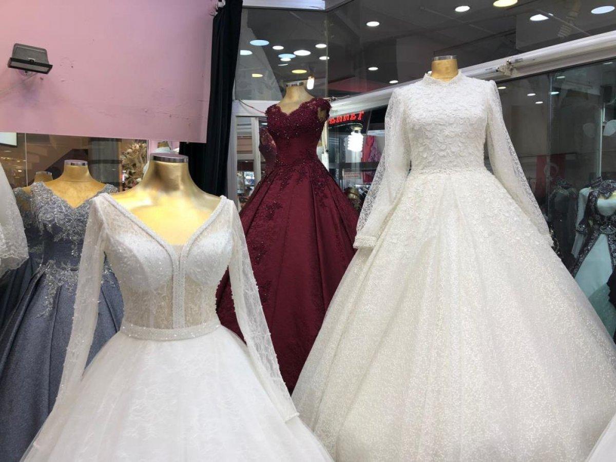 Eskişehir'de düğünler arttı, gelinlikçilerin yüzü güldü