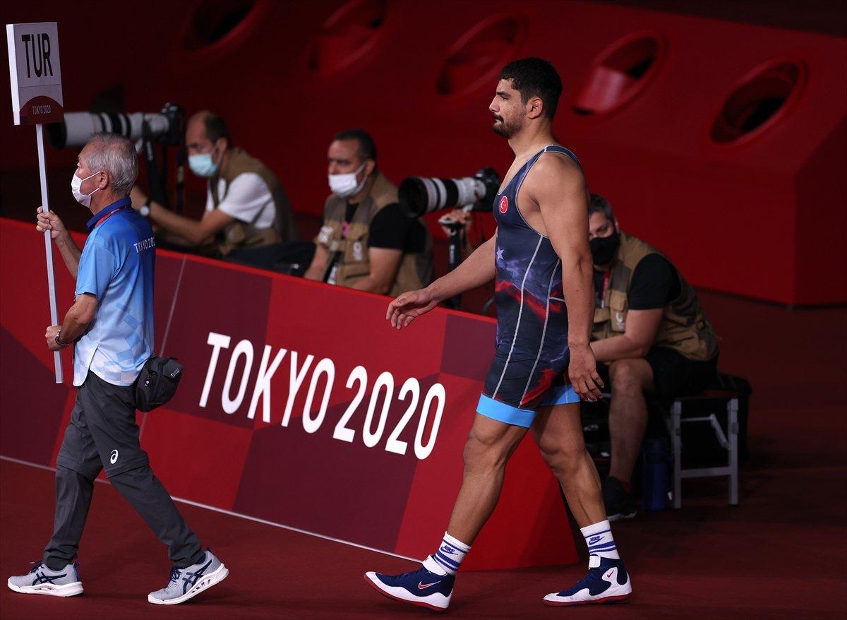 Taha Akgül, bronz madalya için güreşecek