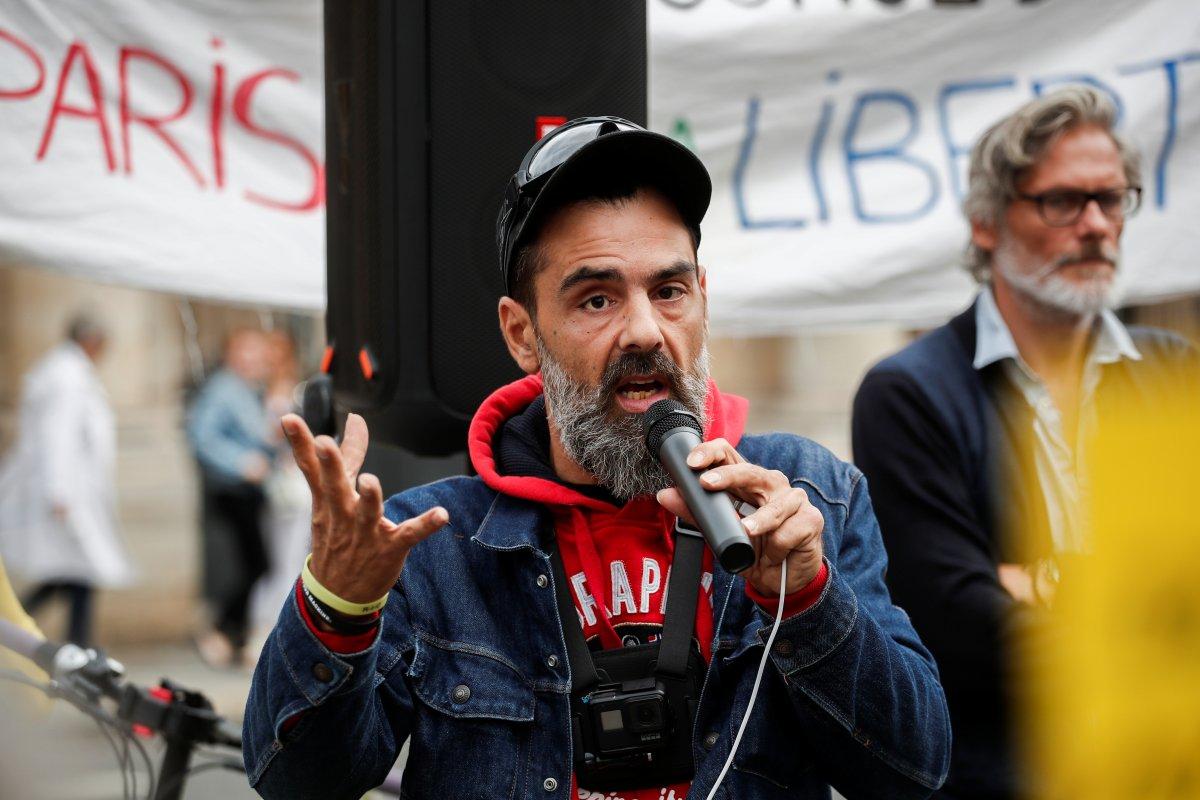Fransa'da korona ile mücadele yasası onaylandı