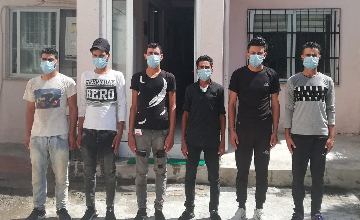 Osmaniye’de 5 kişilik araçtan 9 mülteci çıktı