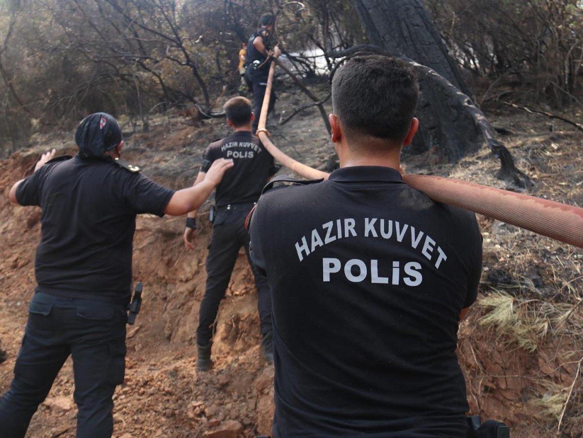 Polislerimizin yangınlarla mücadelesi böyle görüntülendi