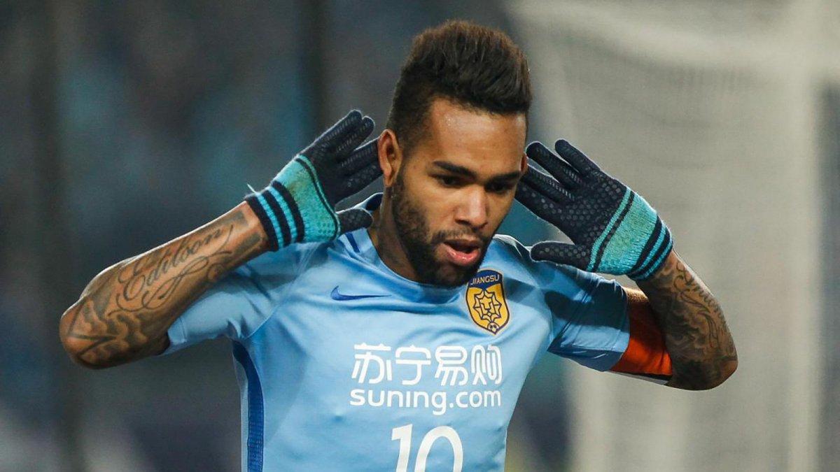 Sergen Yalçın'dan Alex Teixeira'ya özel program