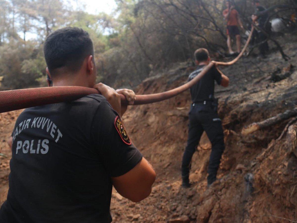Polislerimizin yangınlarla mücadelesi böyle görüntülendi