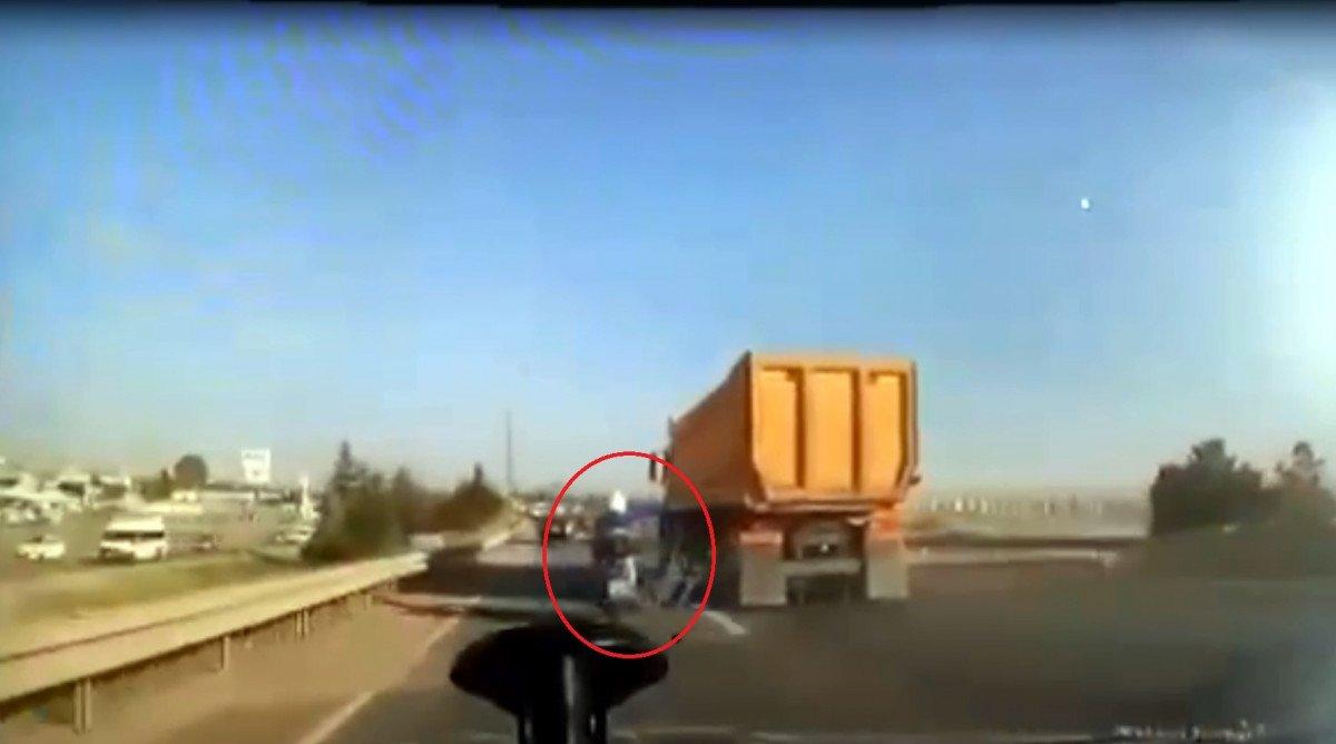 Ankara'da kamyon şoförü, bilerek motosikletliye çarptı