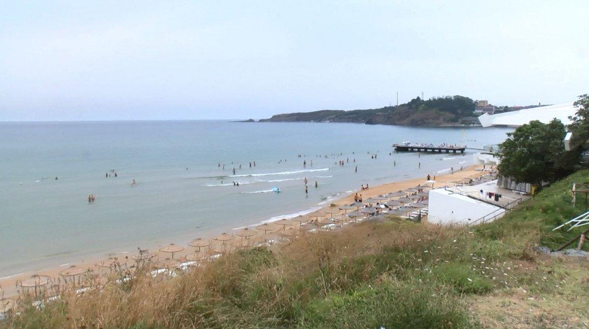 İstanbul'da tesettürü nedeniyle plaja alınmadı