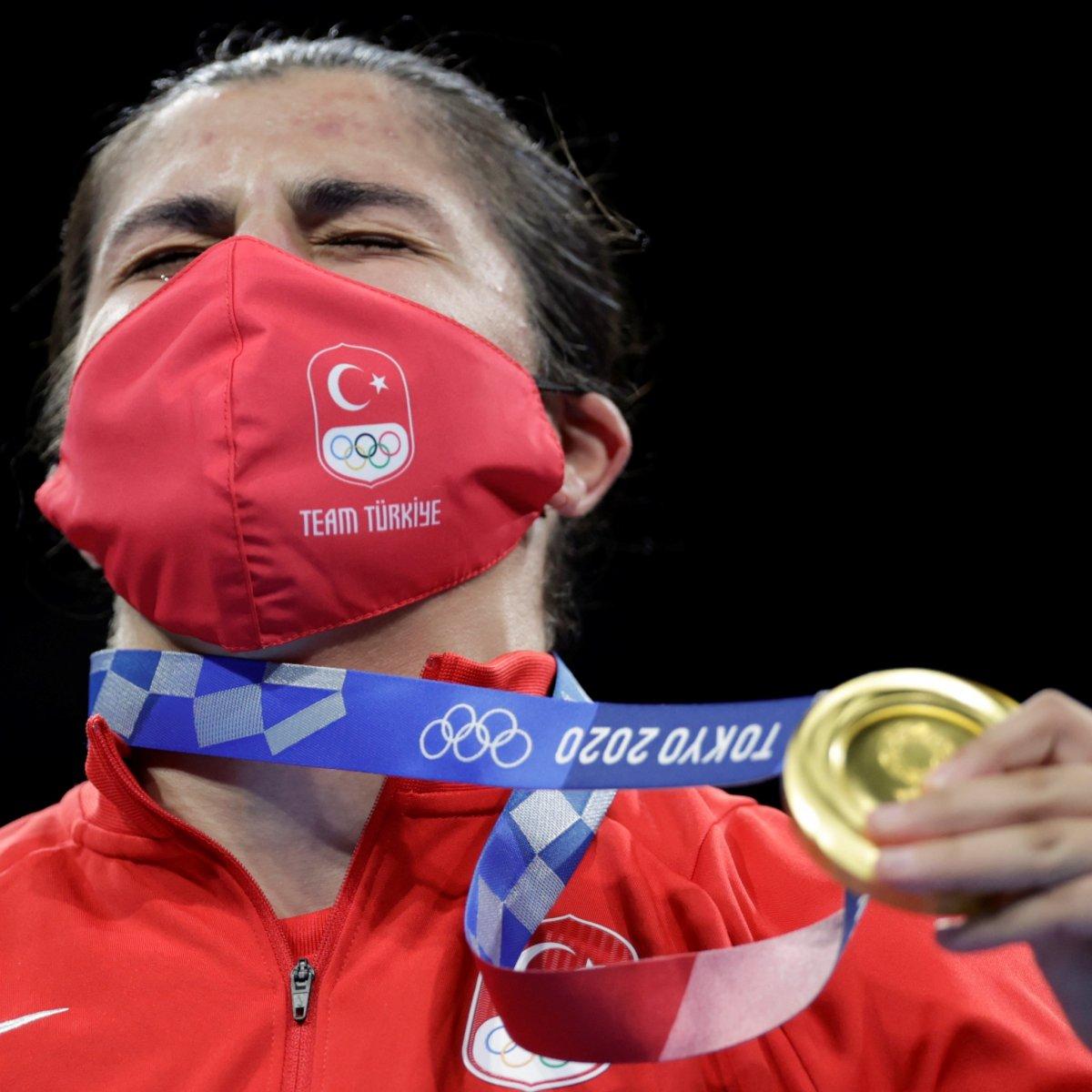 Busenaz Sürmeneli altın madalya kazandı