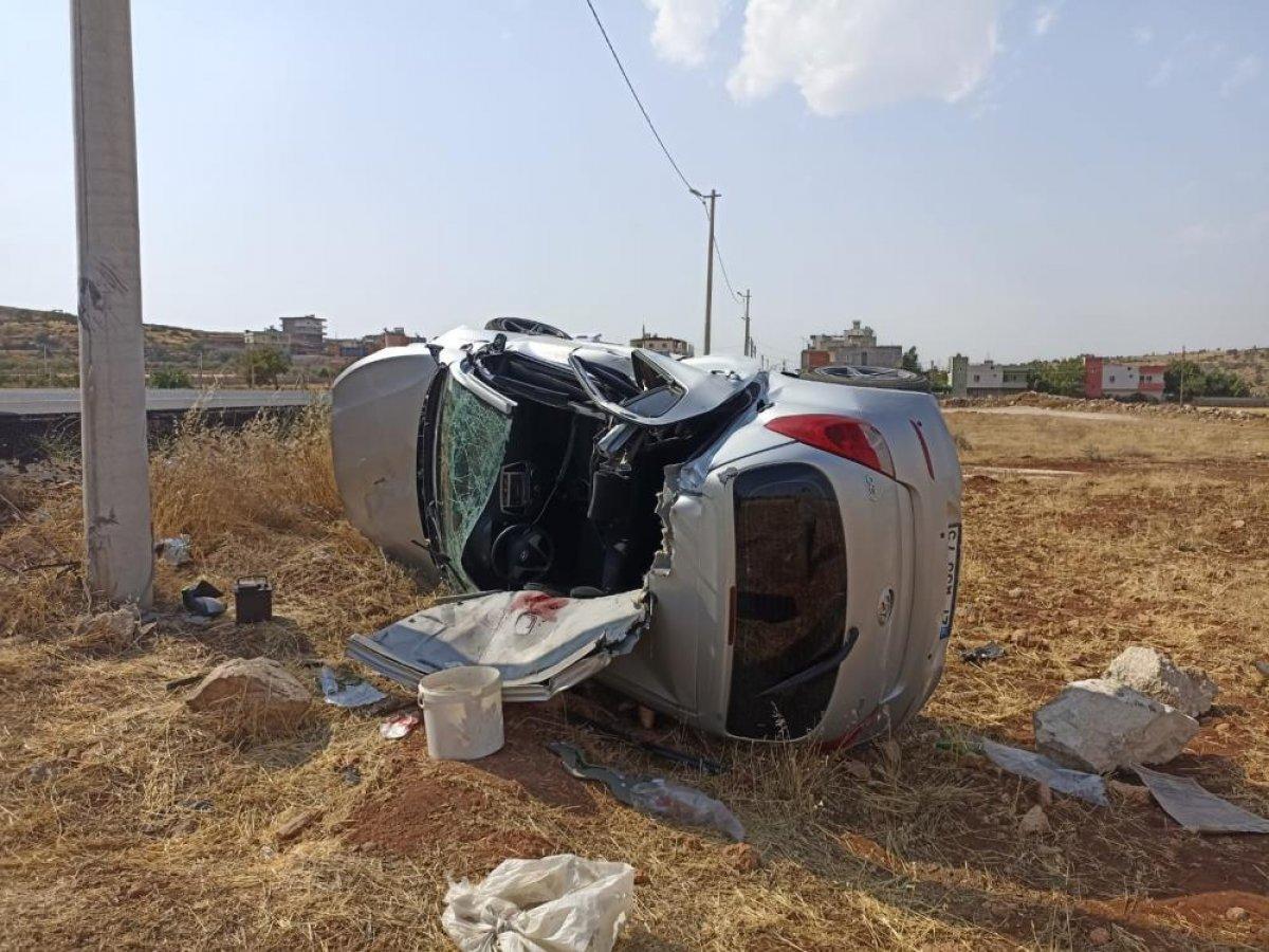 Mardin'de otomobil şarampole yuvarlandı