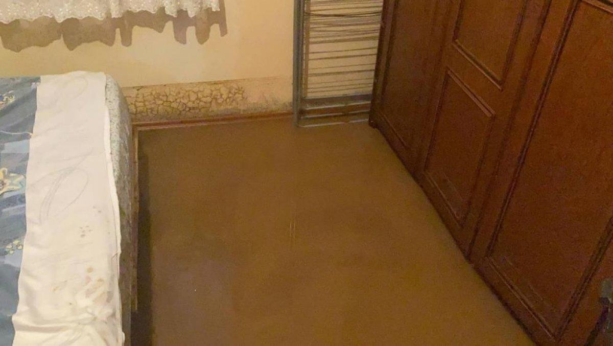 Bursa'da sağanak yağış etkili oldu: Ev ve iş yerlerini su bastı