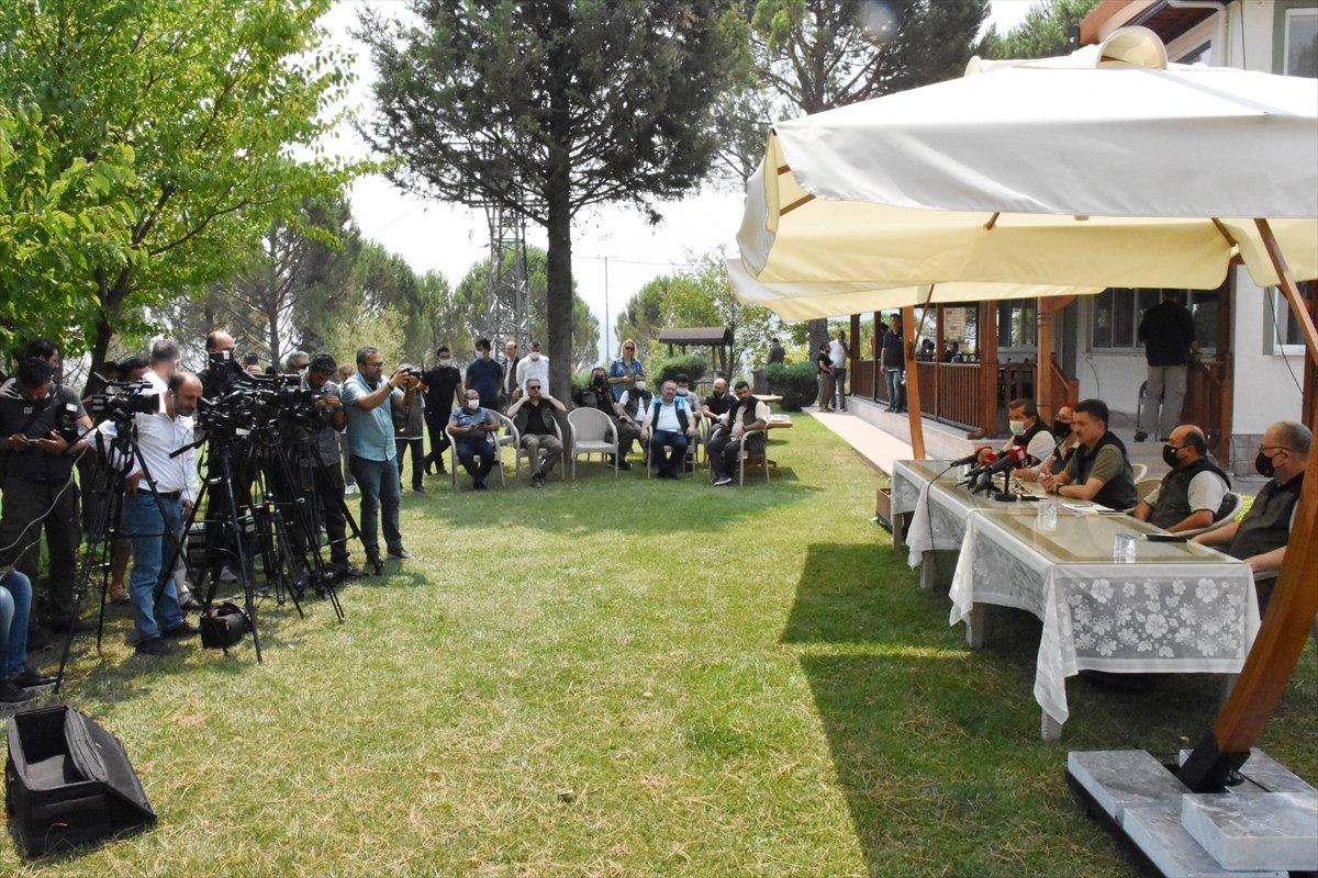 Bekir Pakdemirli: 2 ilde 6 noktada orman yangını devam ediyor