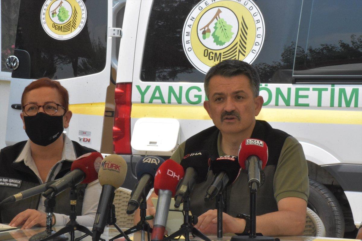 Bekir Pakdemirli: 2 ilde 6 noktada orman yangını devam ediyor