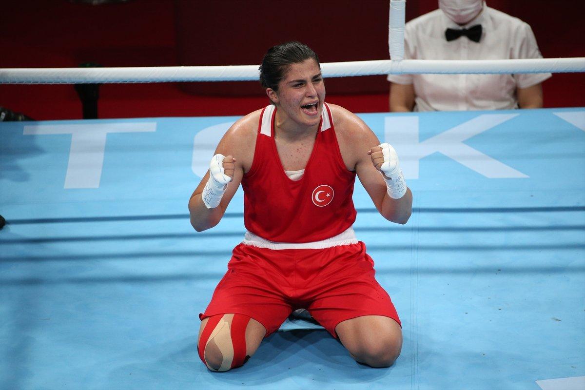 Busenaz Sürmeneli altın madalya kazandı