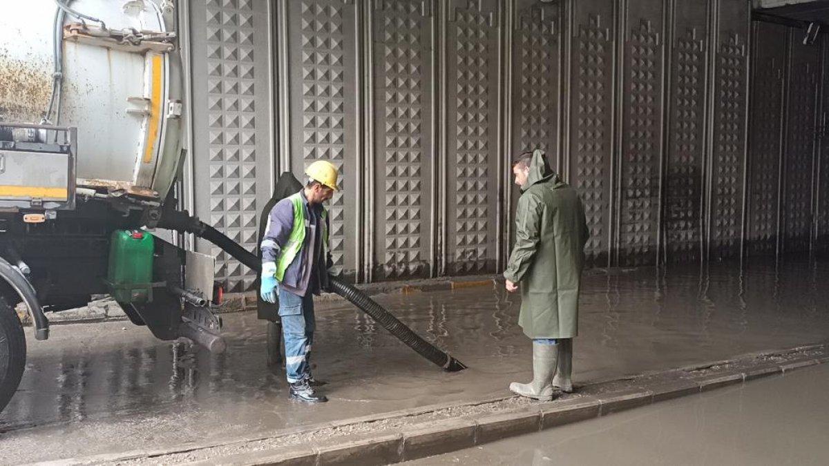 Erzurum'da sağanak yağış etkili oldu