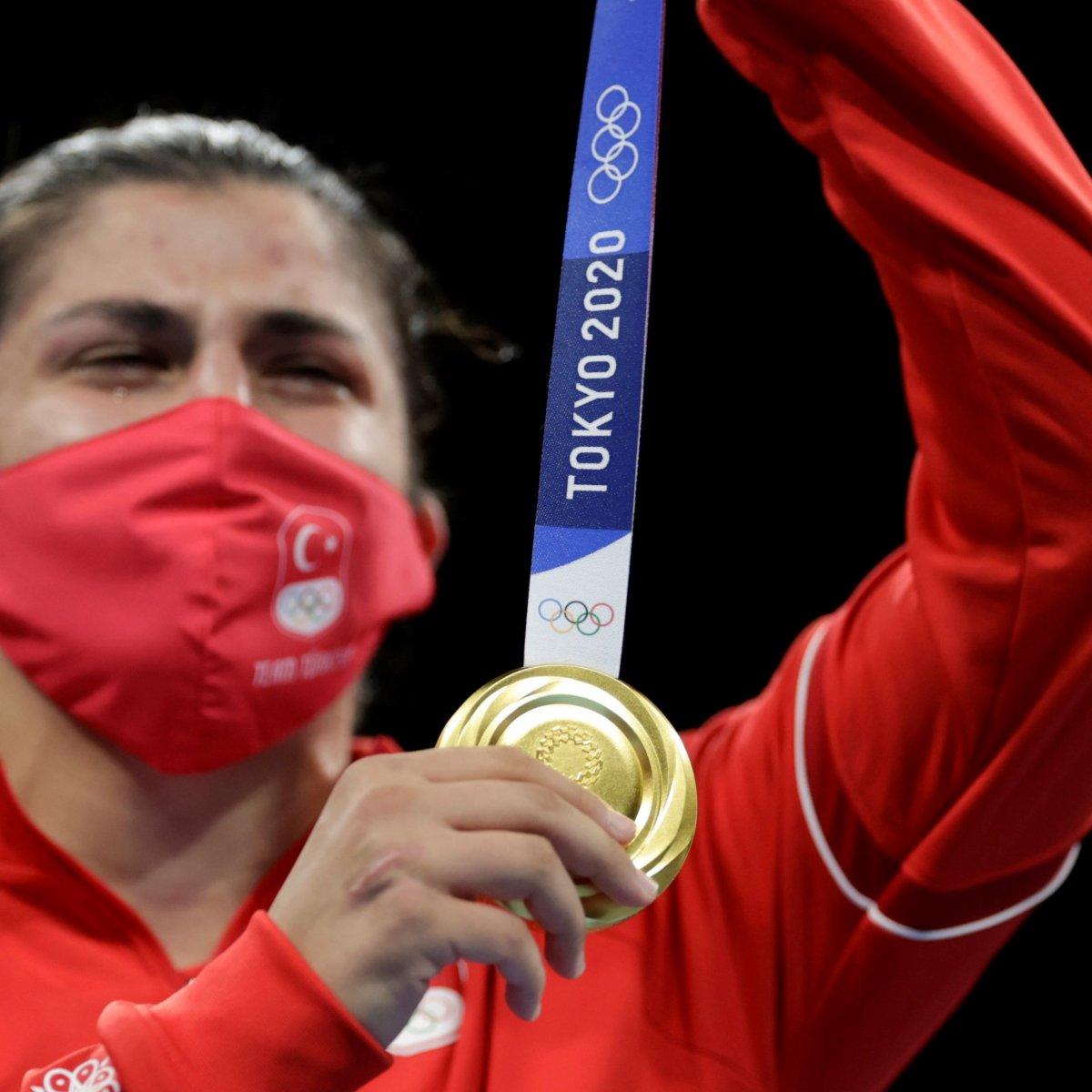 Busenaz Sürmeneli altın madalya kazandı