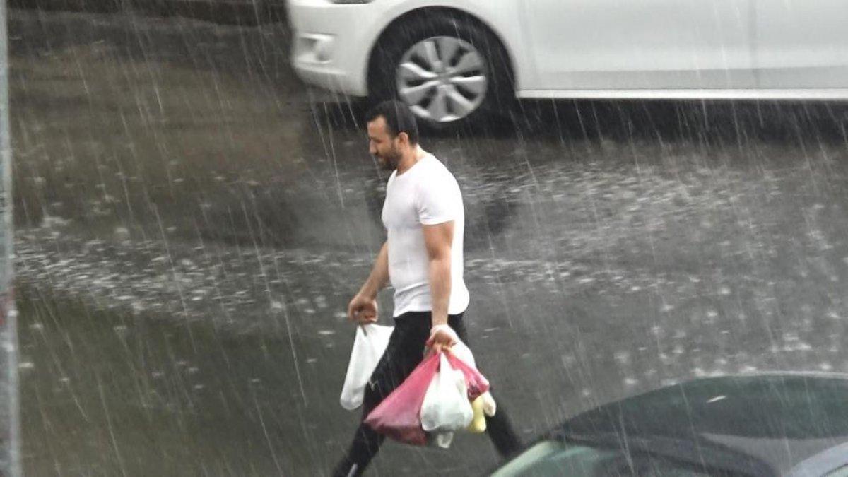 Diyarbakır'da sağanak yağış etkili oldu