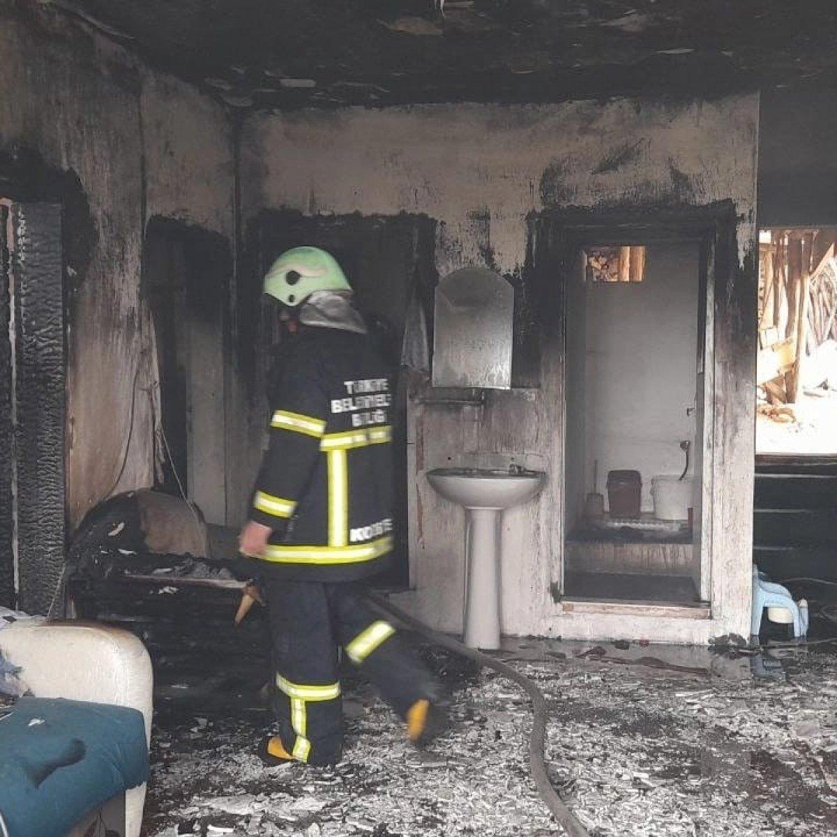 Tokat'ta saman balyalarındaki yangın evlere sıçradı