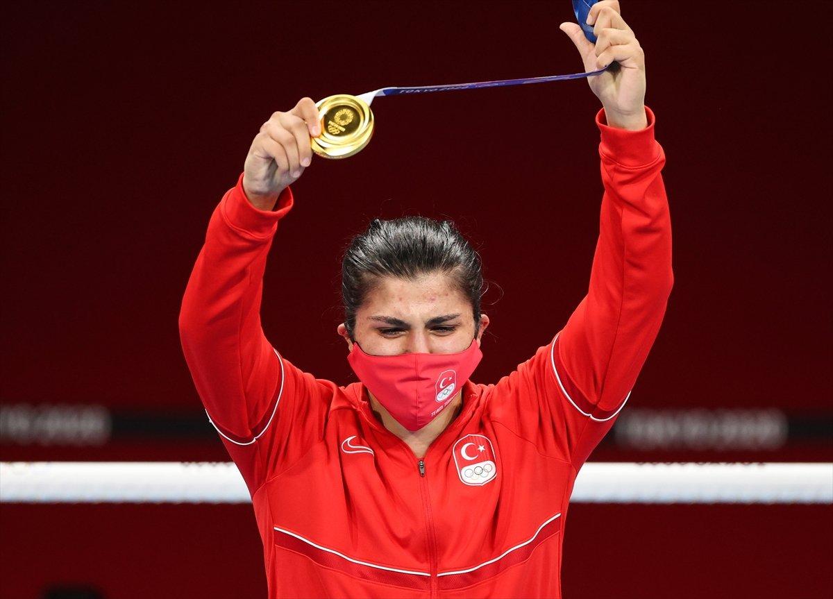 Busenaz Sürmeneli altın madalya kazandı