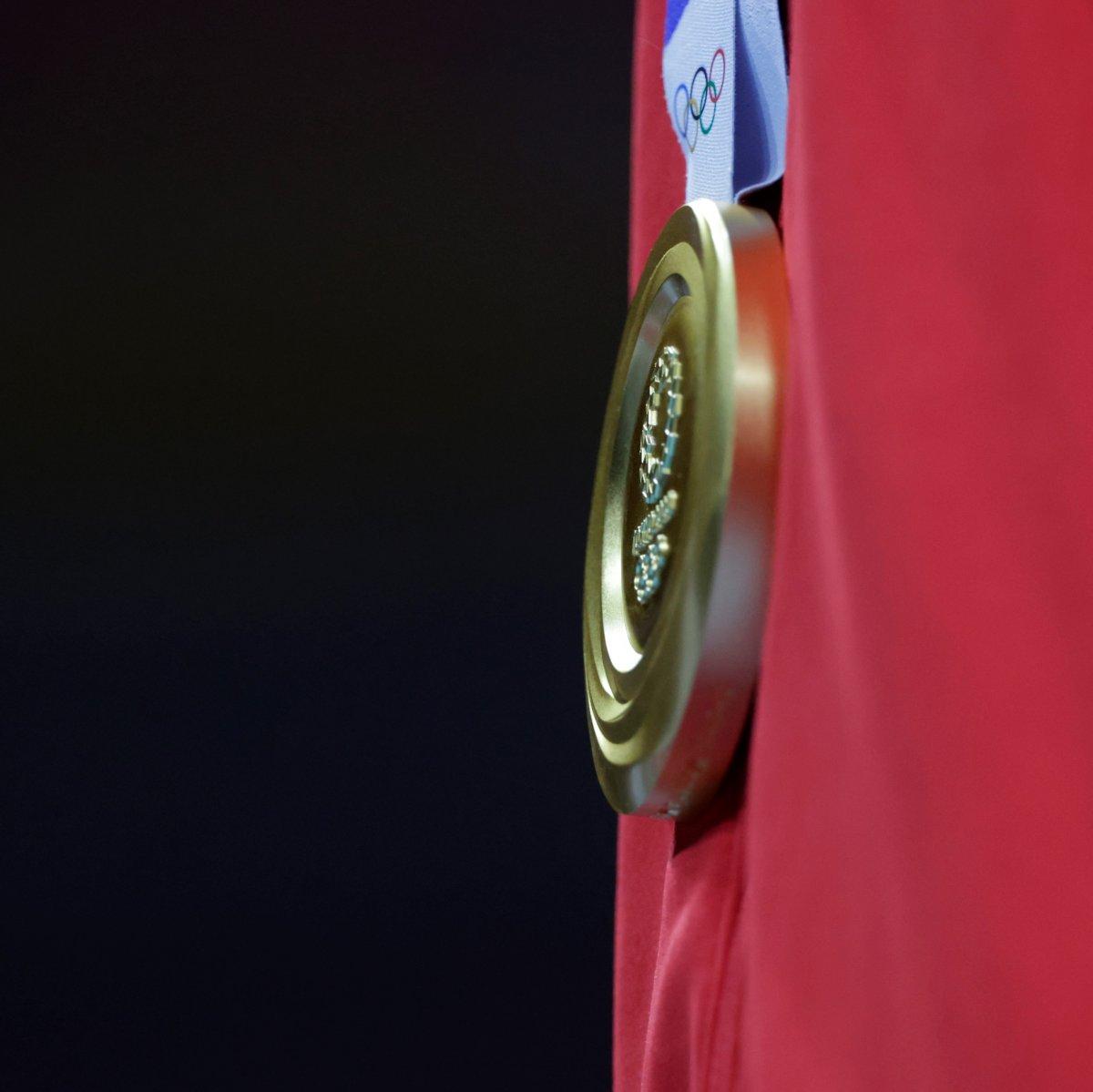 Busenaz Sürmeneli altın madalya kazandı