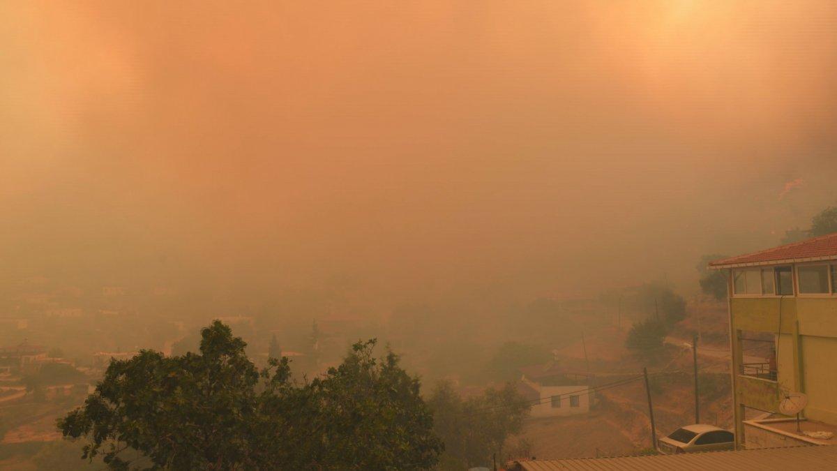 Muğla'da alevlerin büyüdüğü anlar görüntülendi