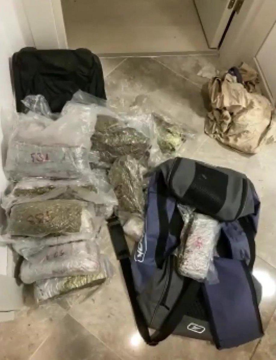 Kocaeli'de 12 kilo 900 gram uyuşturucu ele geçirildi