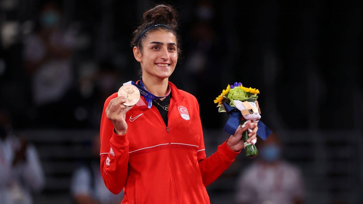 Tokyo 2020'den madalyayla dönen sporcularımız