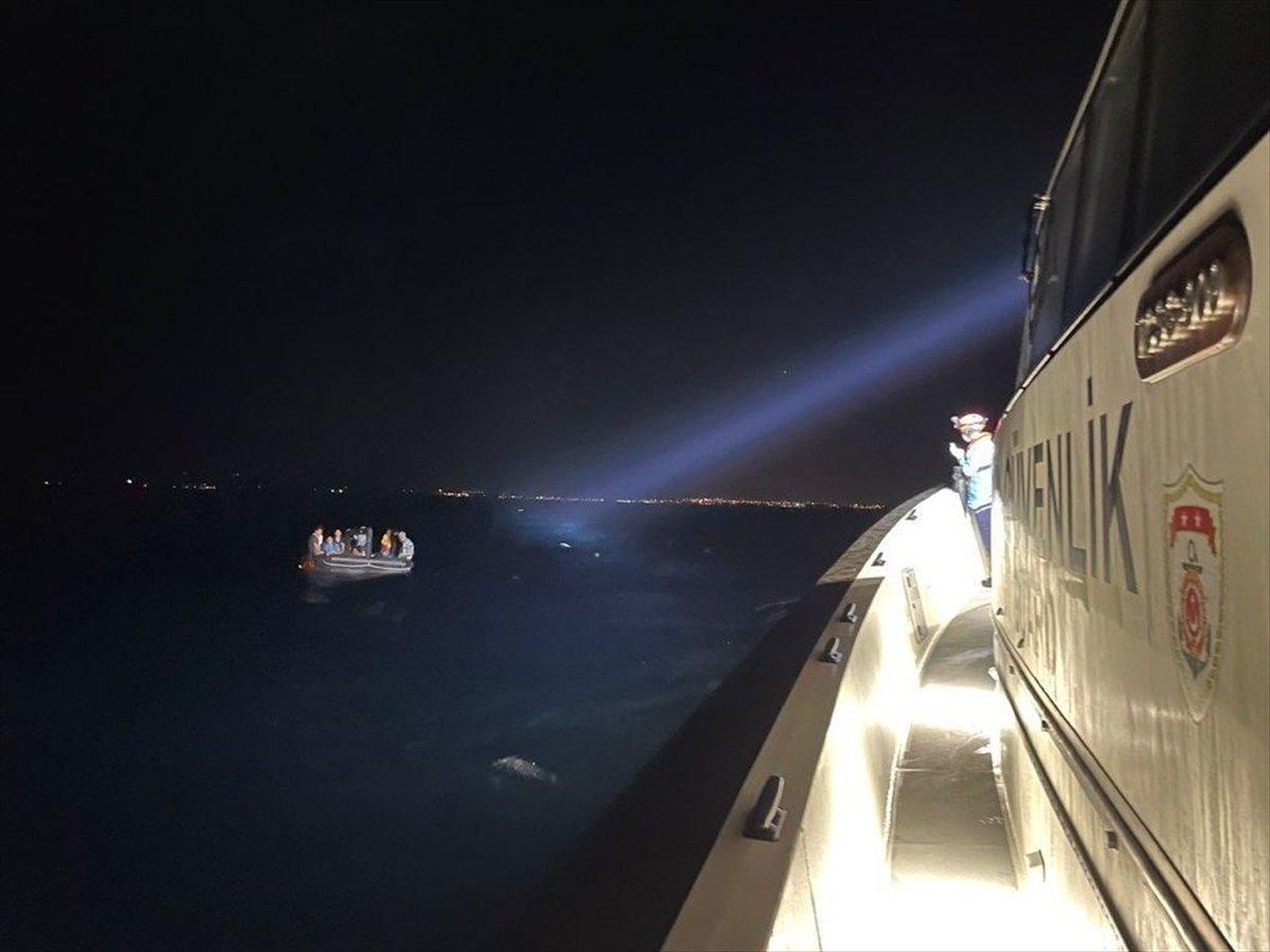 Aydın açıklarında geri itilen 14 göçmen kurtarıldı