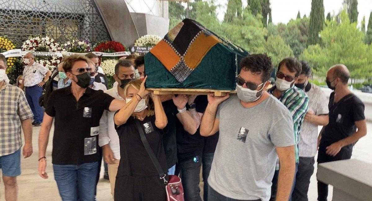 Yonca Evcimik'in annesi son yolculuğuna uğurlandı