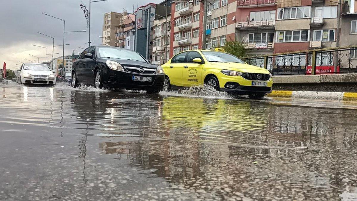 Erzurum'da sağanak yağış etkili oldu