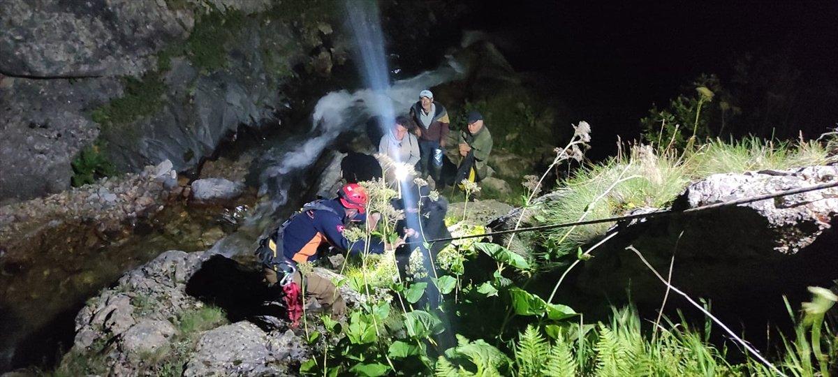 Rize'de yaylada mahsur kalan 4 kişi kurtarıldı
