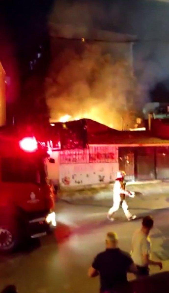 Ümraniye’de bağımlı gençlerin kaldığı metruk binada yangın