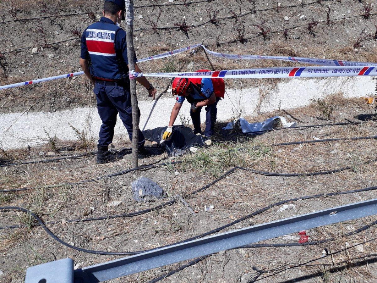 Balıkesir’de arızalanan otomobile çarptı: 1 ölü, 7 yaralı