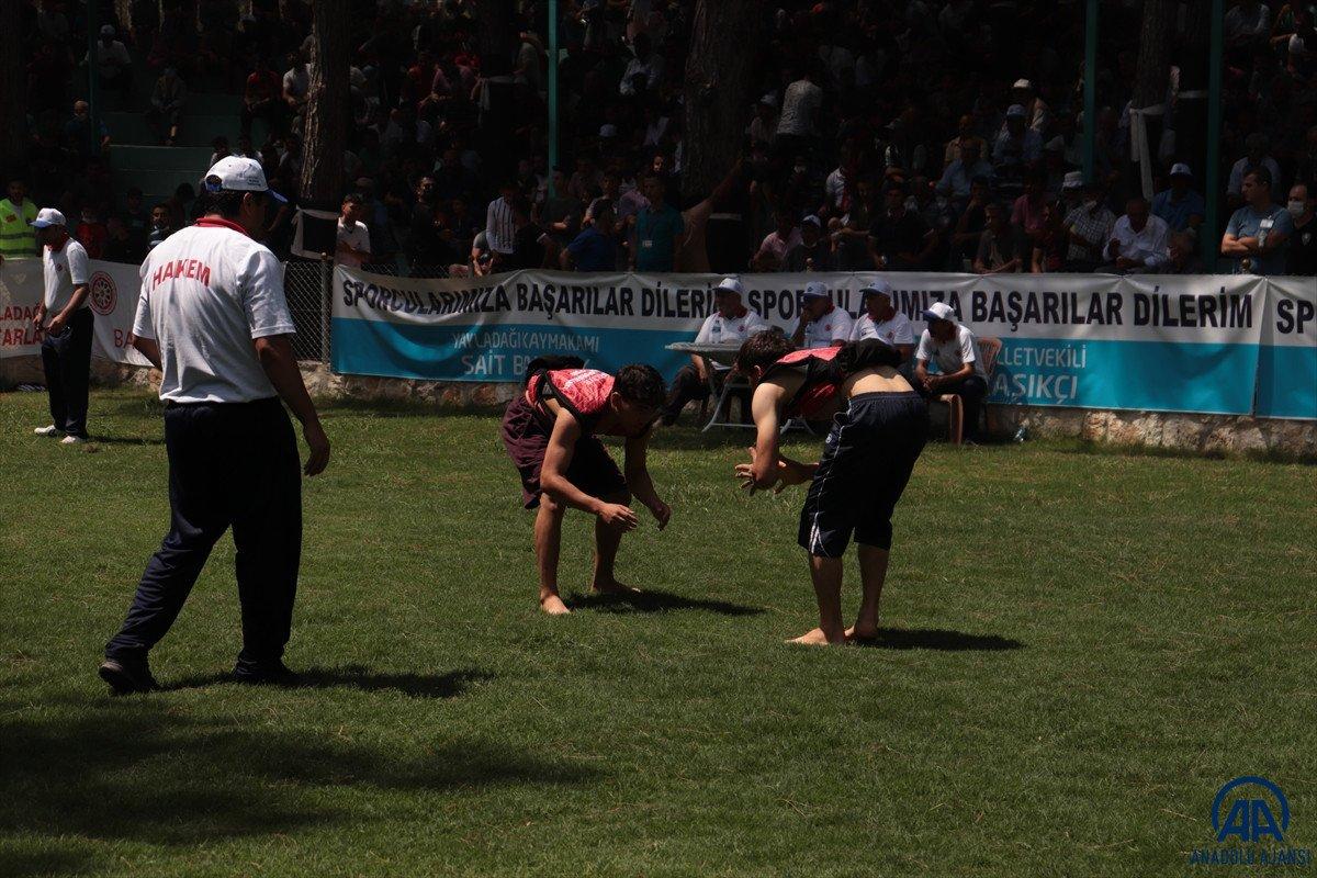 Aba Güreşi Türkiye Şampiyonası'nı Barış Güngör kazandı