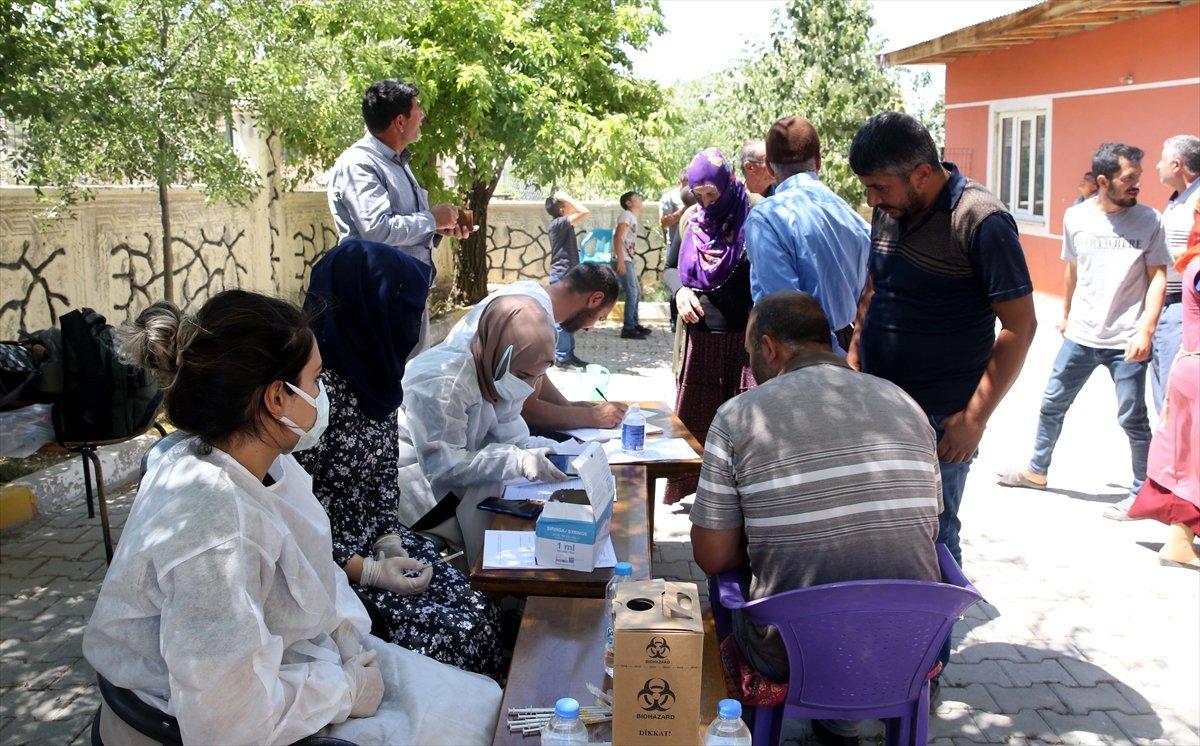 Muş'ta aşı timleri, en ücra köylere aşı ulaştırıyor