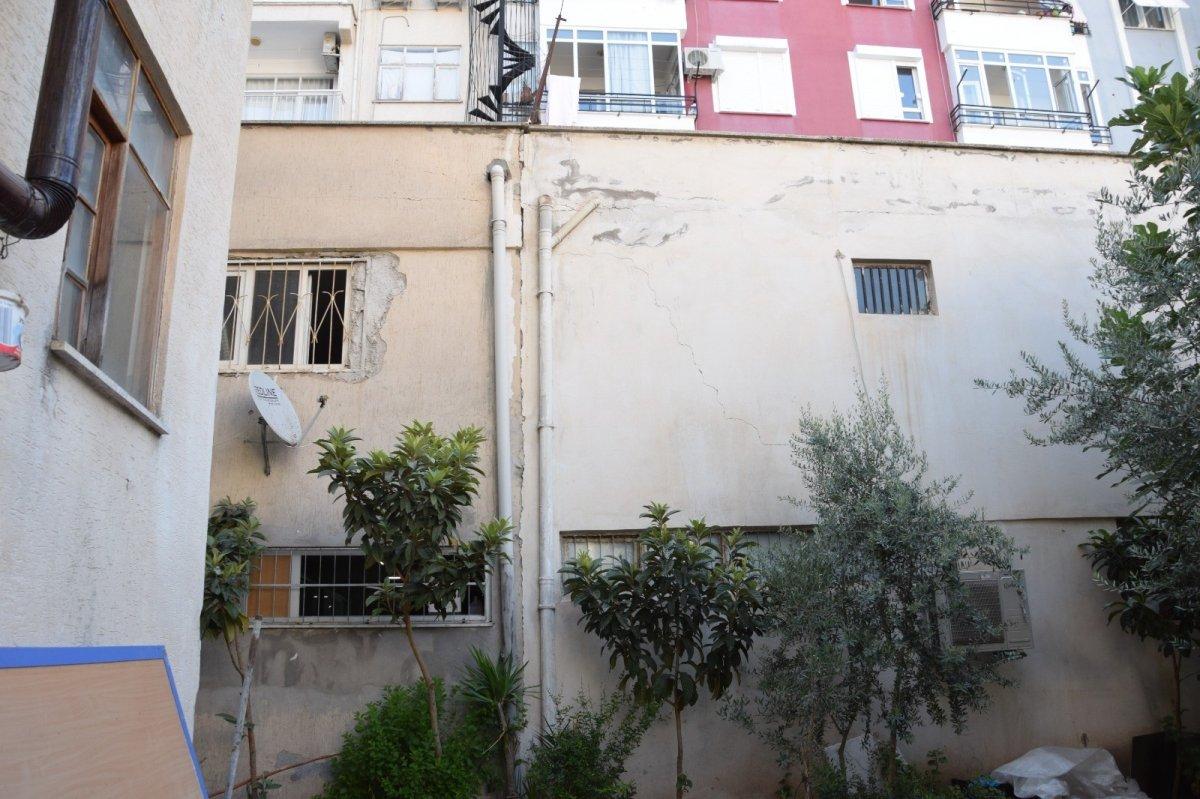 Antalya'da eski eşi ile kayınvalidesini öldürdü