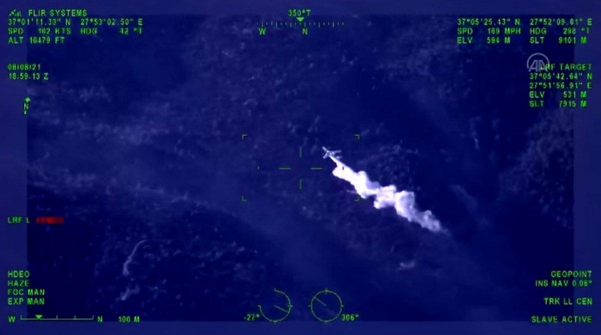 Milas'ta yangın söndürme uçağının müdahale anı